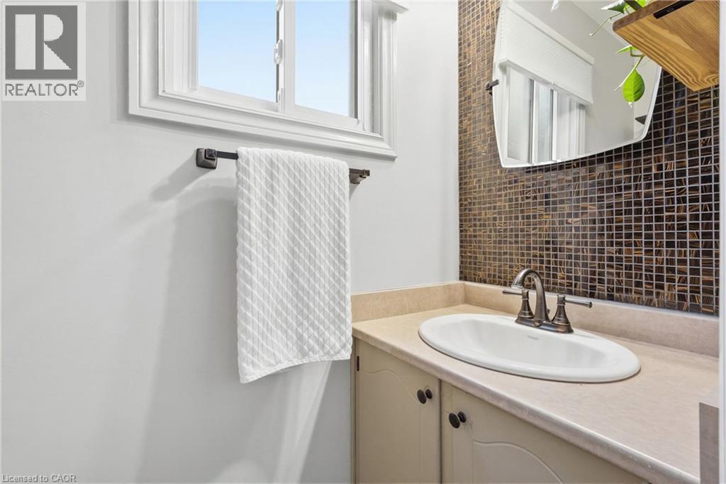 56 ANGELA Crescent, Cambridge, Ontario, N1S4B6 — Photo 21