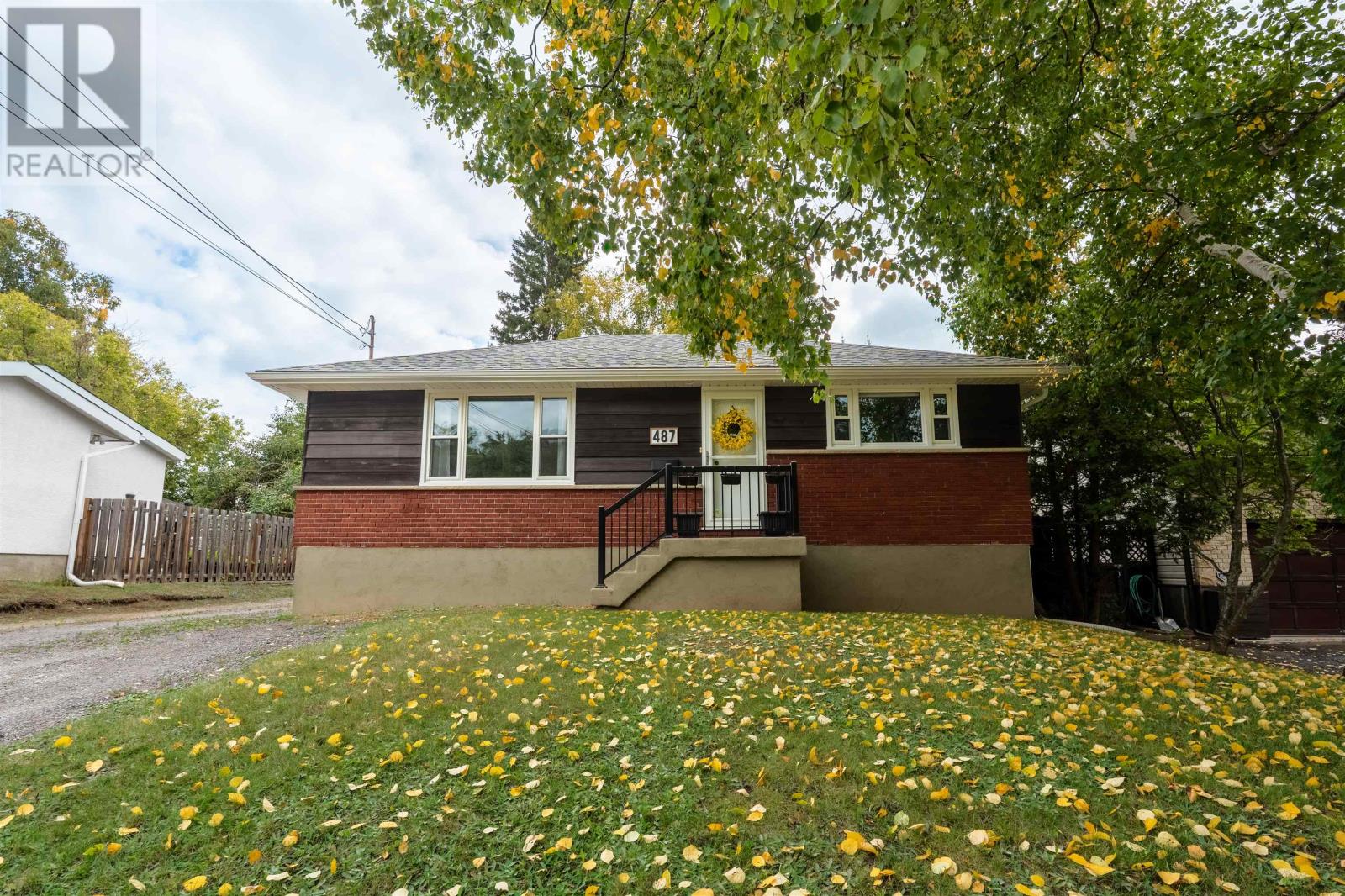 487 Richard ST, Thunder Bay, Ontario, P7A1R2 — Photo 2