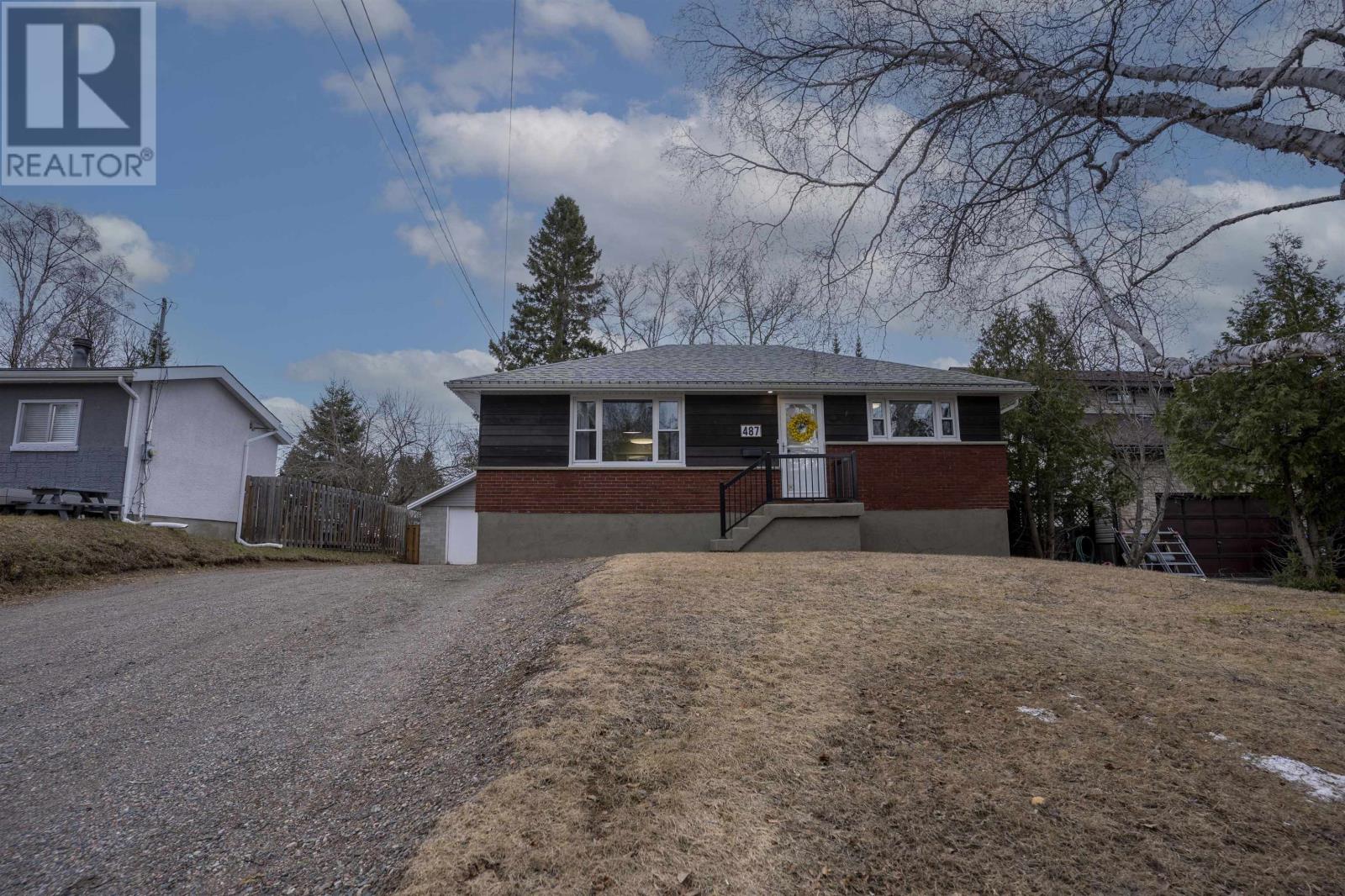 487 Richard ST, Thunder Bay, Ontario, P7A1R2 — Photo 3