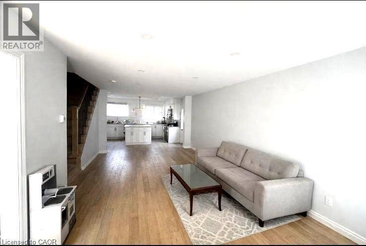 150 OVERLEA Drive, Kitchener, Ontario, N2M1T3 — Photo 4