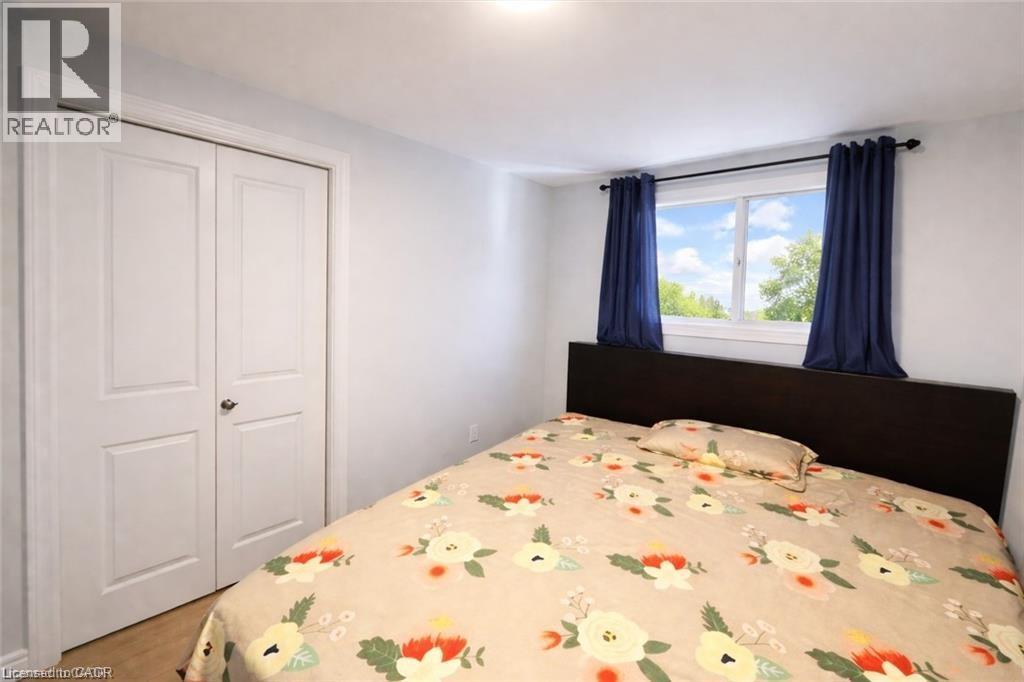 150 OVERLEA Drive, Kitchener, Ontario, N2M1T3 — Photo 8