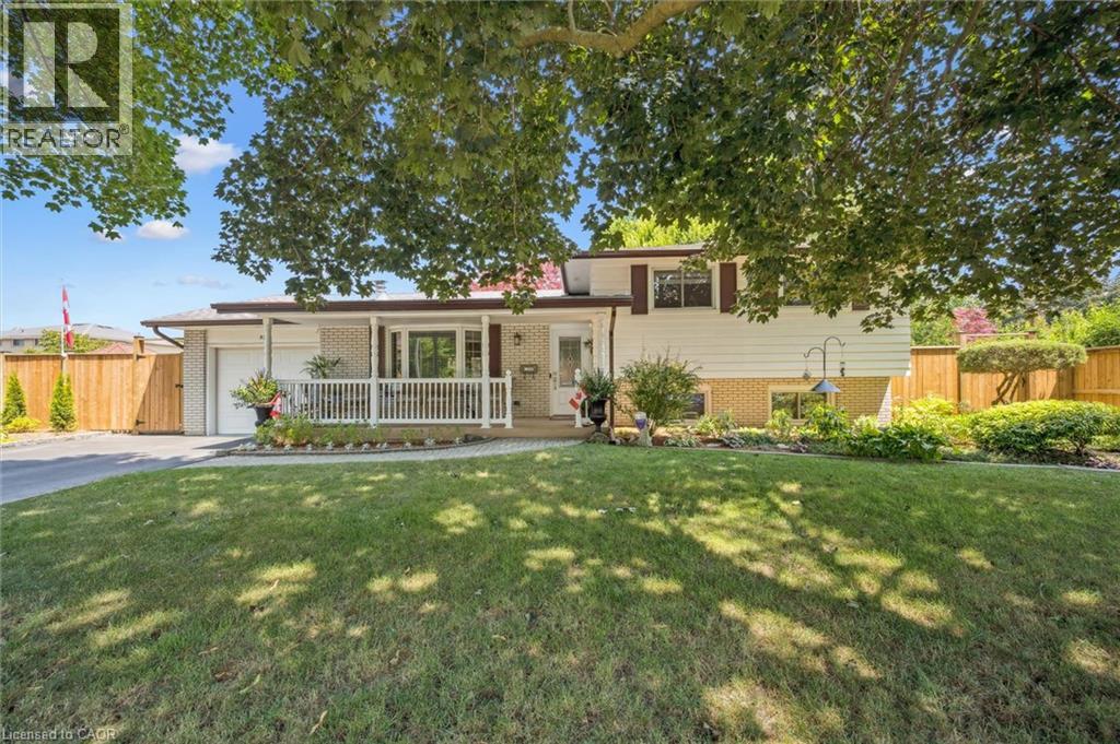 574 SPRUCEHILL Avenue, Waterloo, Ontario, N2L4V9 — Photo 2