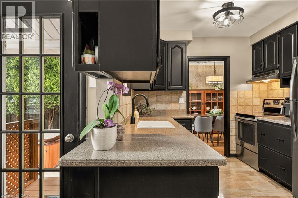 5119 CHERRYHILL Crescent, Burlington, Ontario, L7L4B8 — Photo 11
