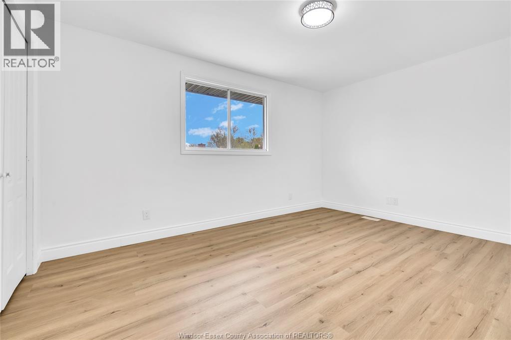 10540 HALSTEAD, Windsor, Ontario, N8R2C4 — Photo 12