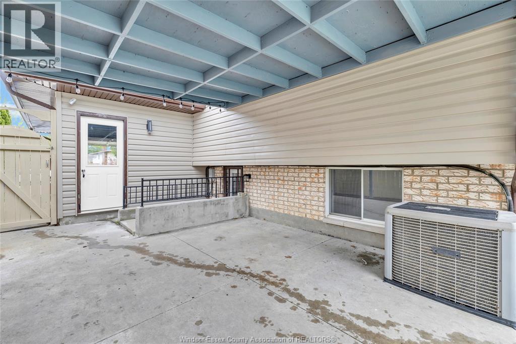 10540 HALSTEAD, Windsor, Ontario, N8R2C4 — Photo 21