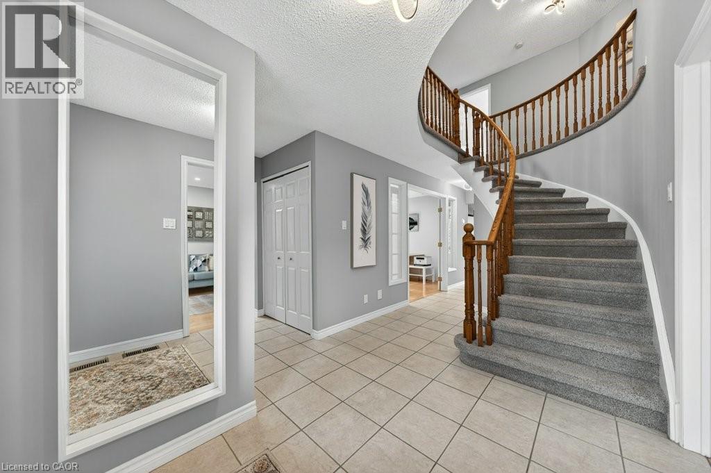 40 OLD MAPLE Lane, Kitchener, Ontario, N2N2L2 — Photo 15