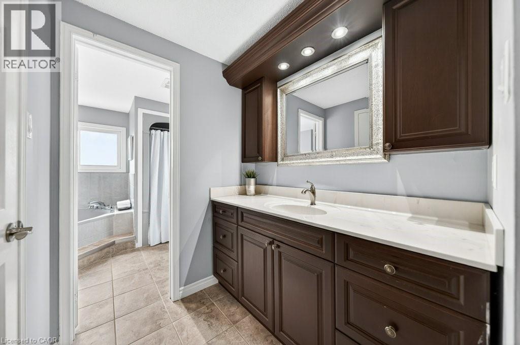 40 OLD MAPLE Lane, Kitchener, Ontario, N2N2L2 — Photo 19