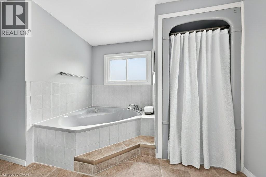 40 OLD MAPLE Lane, Kitchener, Ontario, N2N2L2 — Photo 20