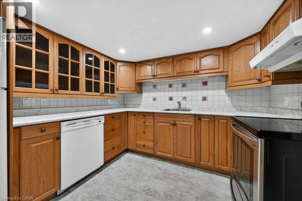 40 OLD MAPLE Lane, Kitchener, Ontario, N2N2L2 — Photo 33