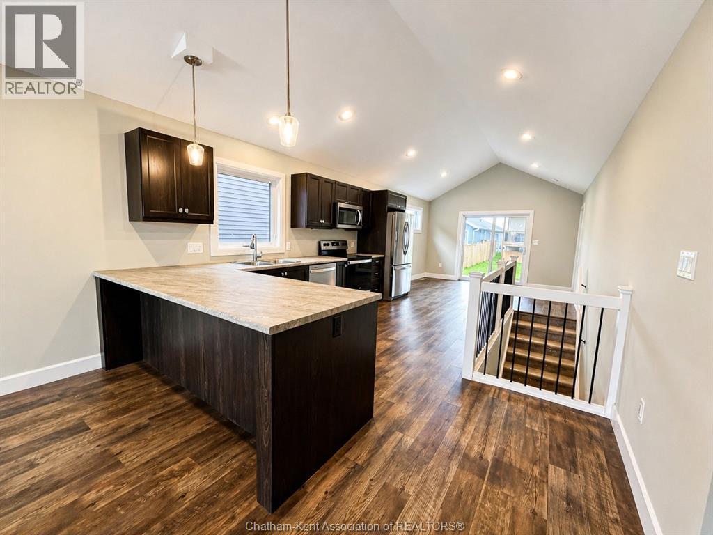 111 Ironwood TRAIL, Chatham, Ontario, N7M0T3 — Photo 2