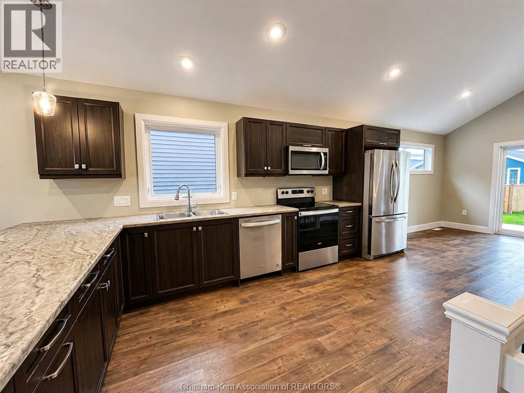111 Ironwood TRAIL, Chatham, Ontario, N7M0T3 — Photo 3