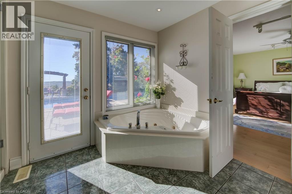 58 OAK Avenue, Dundas, Ontario, L9H4Y9 — Photo 9