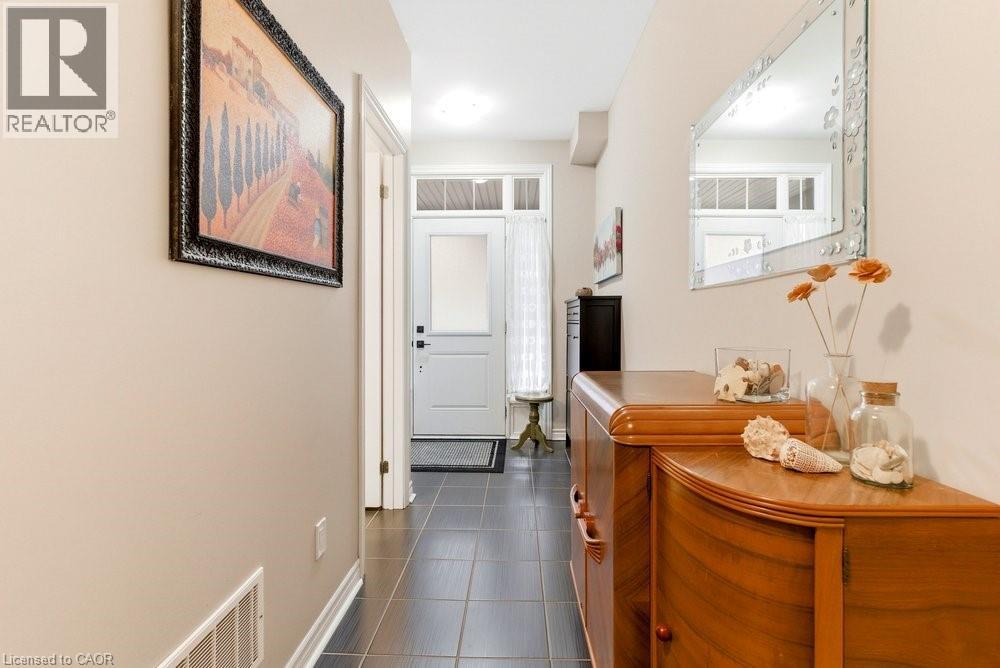 2362 PEPPIATT Common, Burlington, Ontario, L7R0C8 — Photo 4