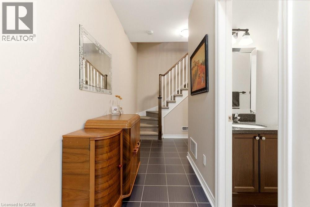 2362 PEPPIATT Common, Burlington, Ontario, L7R0C8 — Photo 5
