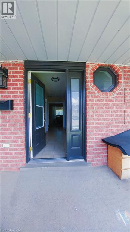 206 NORTHMANOR Crescent, Waterloo, Ontario, N2N3C4 — Photo 2