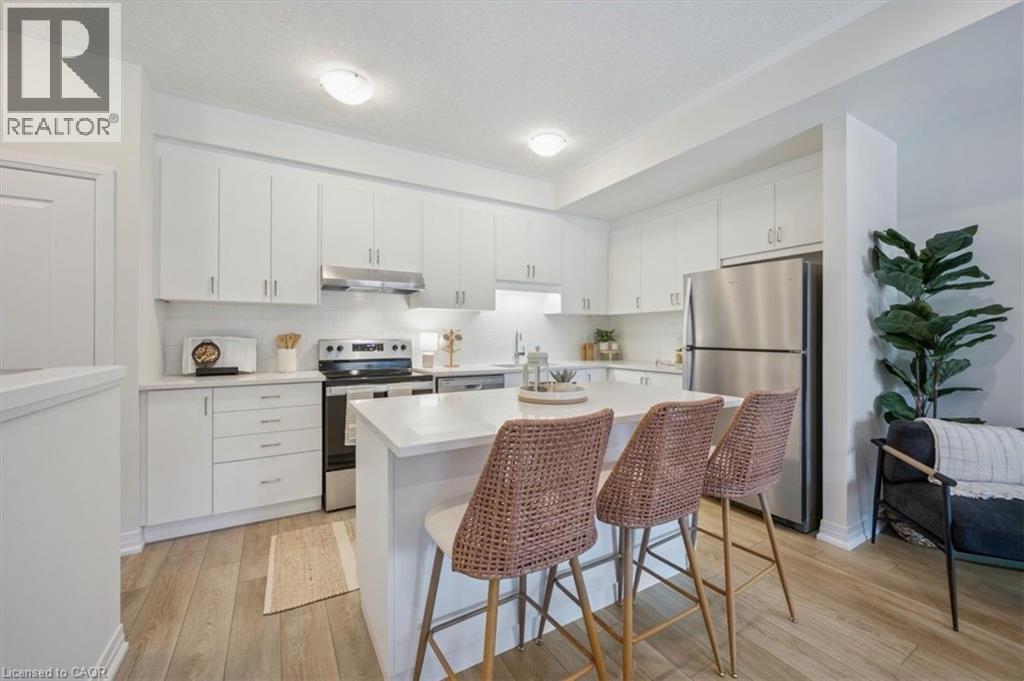 17 REVERIE Way, Kitchener, Ontario, N2E0K5 — Photo 2