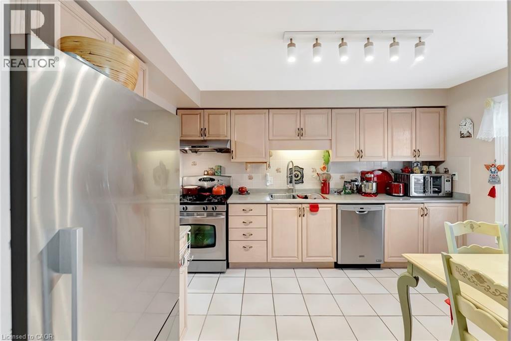 20 MEADOWLANDS Boulevard Unit# 14, Ancaster, Ontario, L9K1J5 — Photo 12