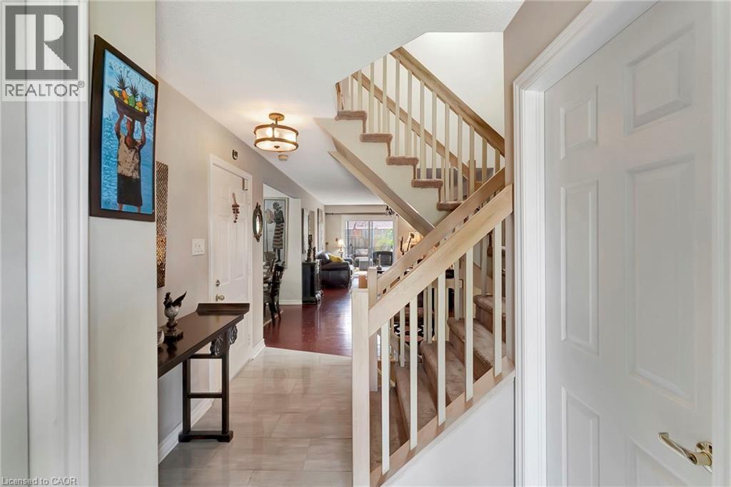20 MEADOWLANDS Boulevard Unit# 14, Ancaster, Ontario, L9K1J5 — Photo 3
