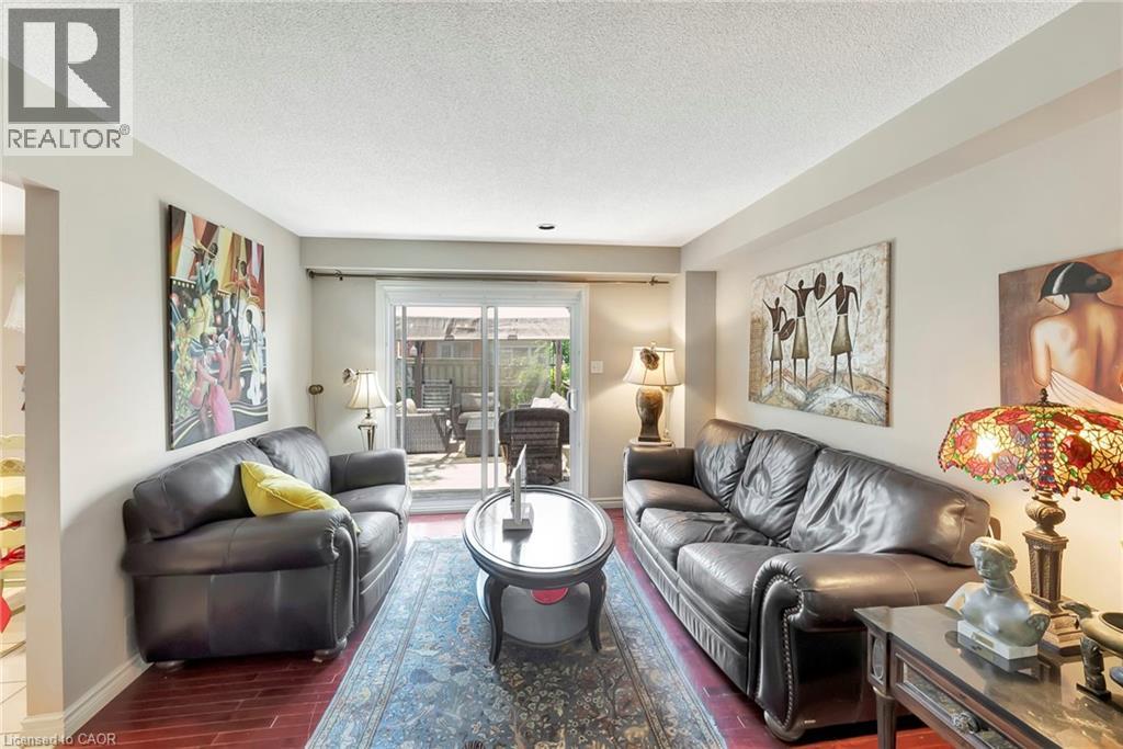 20 MEADOWLANDS Boulevard Unit# 14, Ancaster, Ontario, L9K1J5 — Photo 6