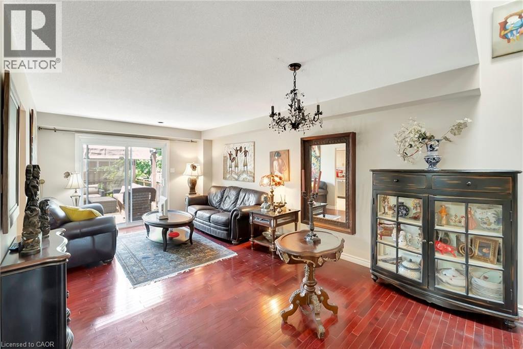 20 MEADOWLANDS Boulevard Unit# 14, Ancaster, Ontario, L9K1J5 — Photo 7
