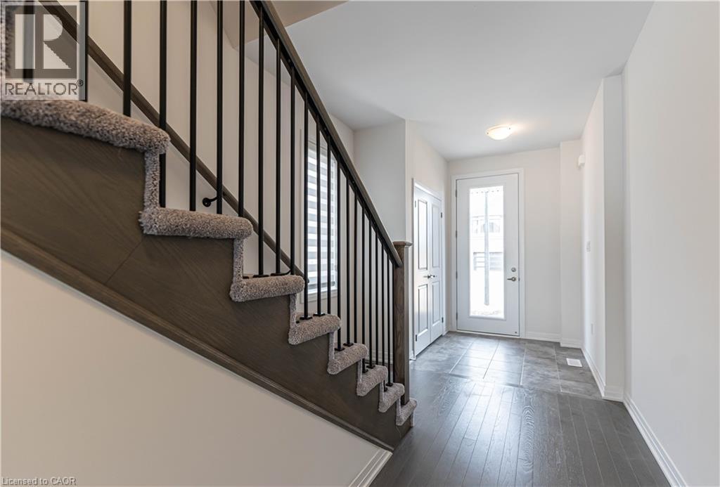 32 BLAIN Drive, Hamilton, Ontario, L0R1W0 — Photo 3