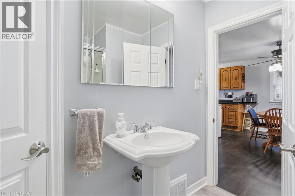 44 LAKE Avenue N, Hamilton, Ontario, L8E1L3 — Photo 17