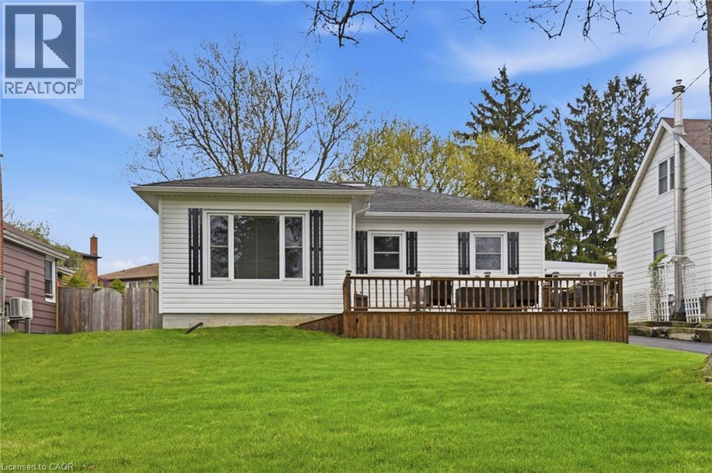 44 LAKE Avenue N, Hamilton, Ontario, L8E1L3 — Photo 2