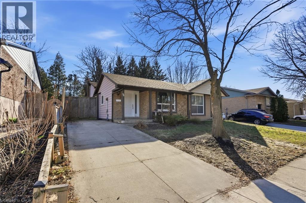 94 WENDOVER Drive, Hamilton, Ontario, L9C5X5 — Photo 2