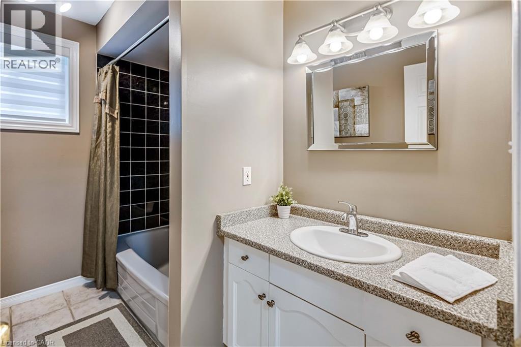 57 COXWELL Crescent, Brantford, Ontario, N3P1P5 — Photo 20