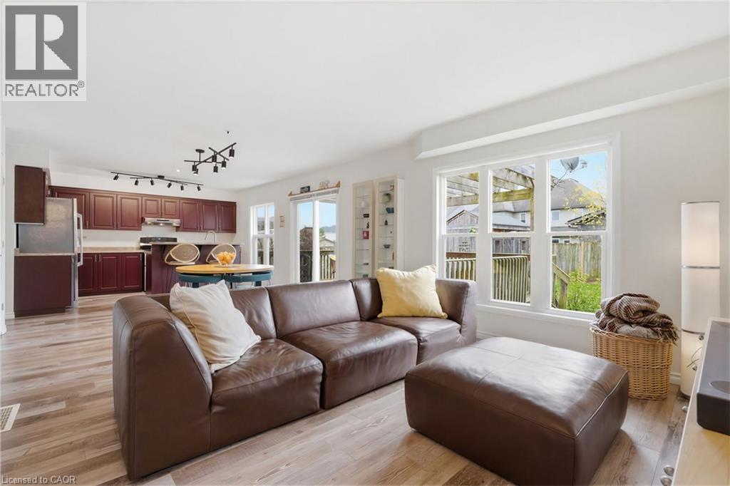 162 LIVINGSTON Boulevard, Baden, Ontario, N3A4K9 — Photo 10