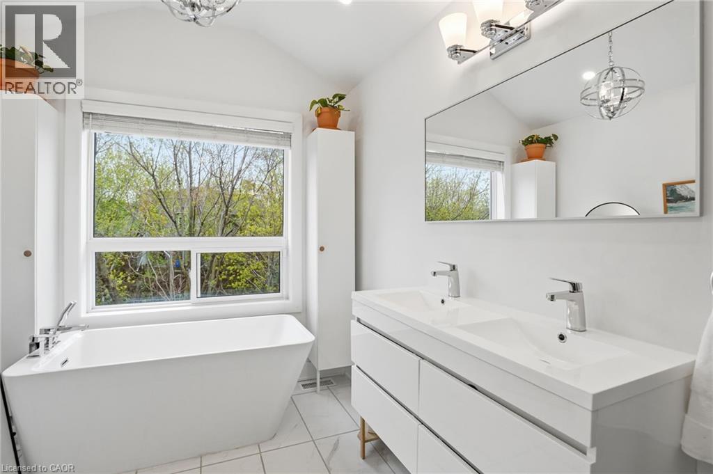 139 CANADA Street, Hamilton, Ontario, L8P1P4 — Photo 31