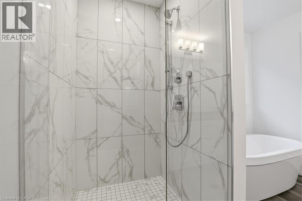 70 QUARRY PARK Drive, Kitchener, Ontario, N2B3F7 — Photo 17