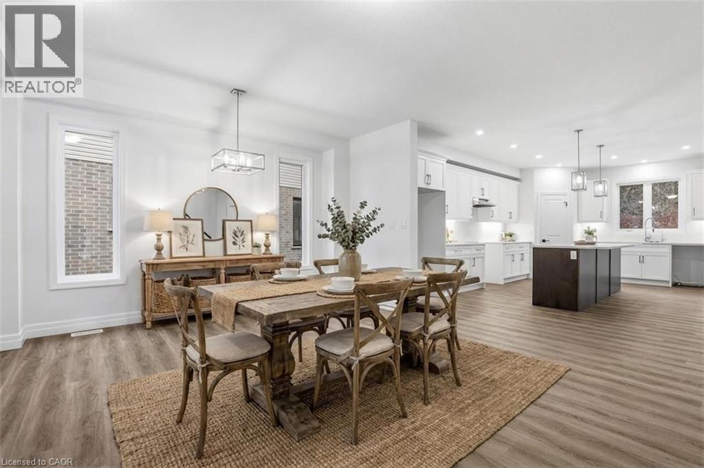 70 QUARRY PARK Drive, Kitchener, Ontario, N2B3F7 — Photo 2
