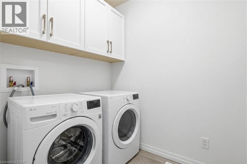 70 QUARRY PARK Drive, Kitchener, Ontario, N2B3F7 — Photo 9