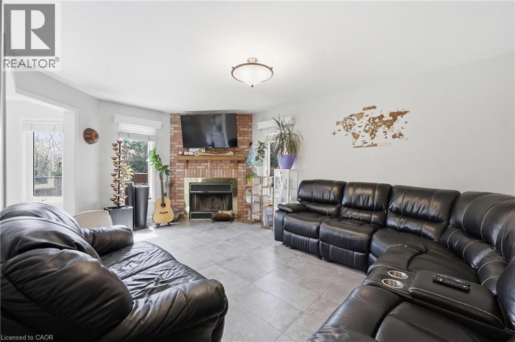 47 MACDOUGALL Drive, Dundas, Ontario, L9H6X8 — Photo 12