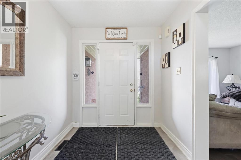 47 MACDOUGALL Drive, Dundas, Ontario, L9H6X8 — Photo 6