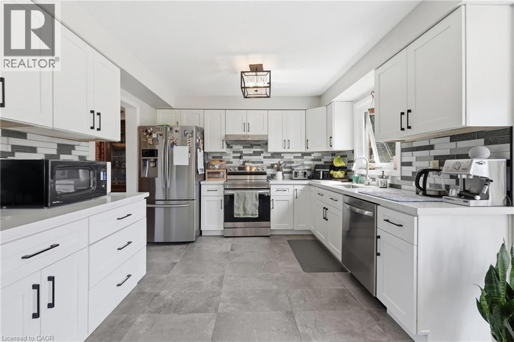47 MACDOUGALL Drive, Dundas, Ontario, L9H6X8 — Photo 9