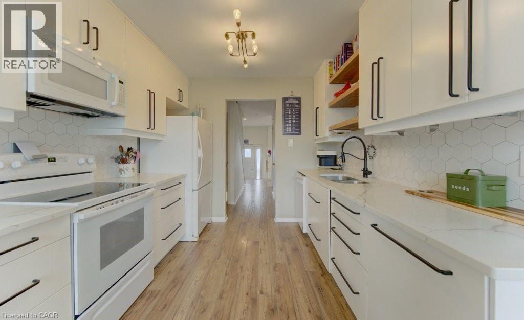 132 BRIGHTON Street Unit# 28, Waterloo, Ontario, N2J4S6 — Photo 17