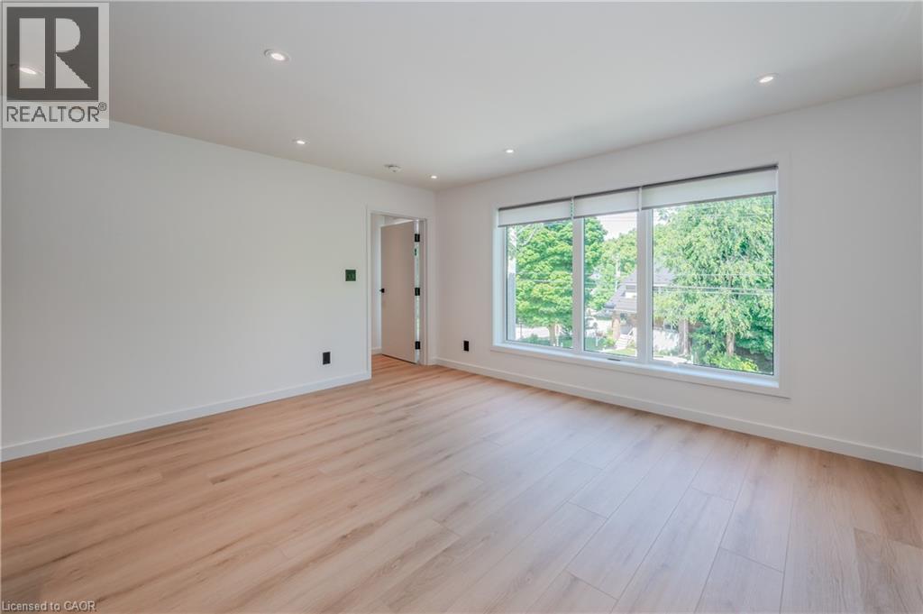 63 UNION Street Unit# 2, Waterloo, Ontario, N2J1B9 — Photo 11