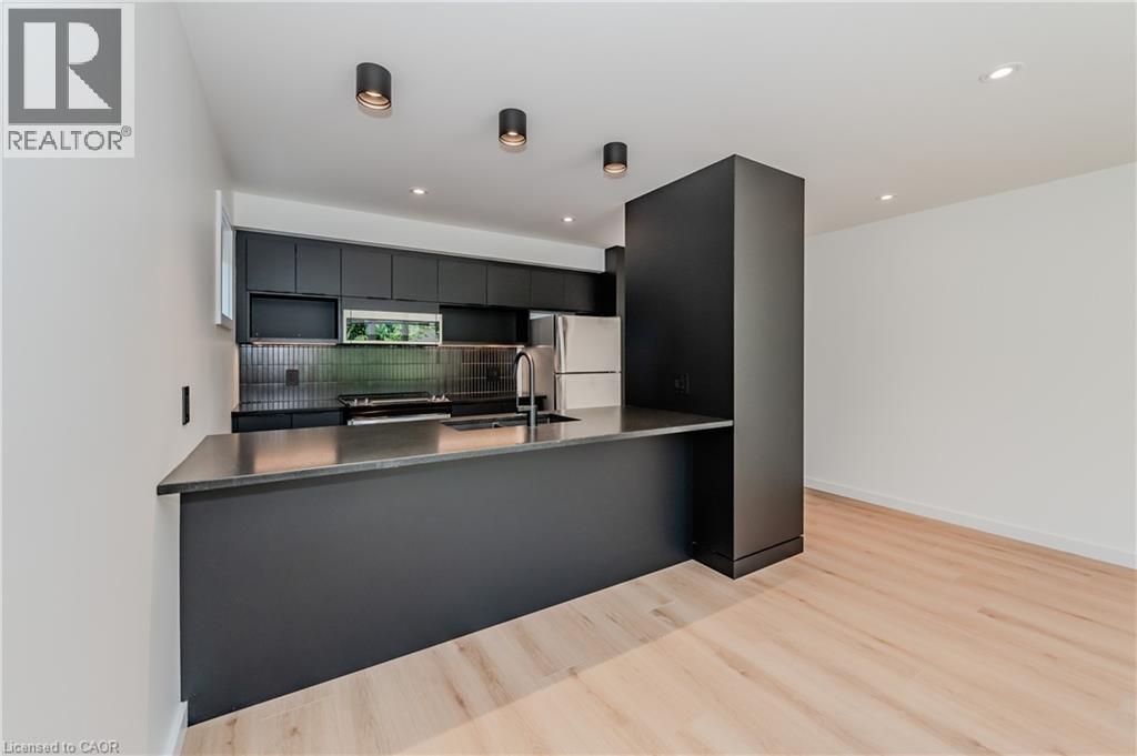 63 UNION Street Unit# 2, Waterloo, Ontario, N2J1B9 — Photo 12