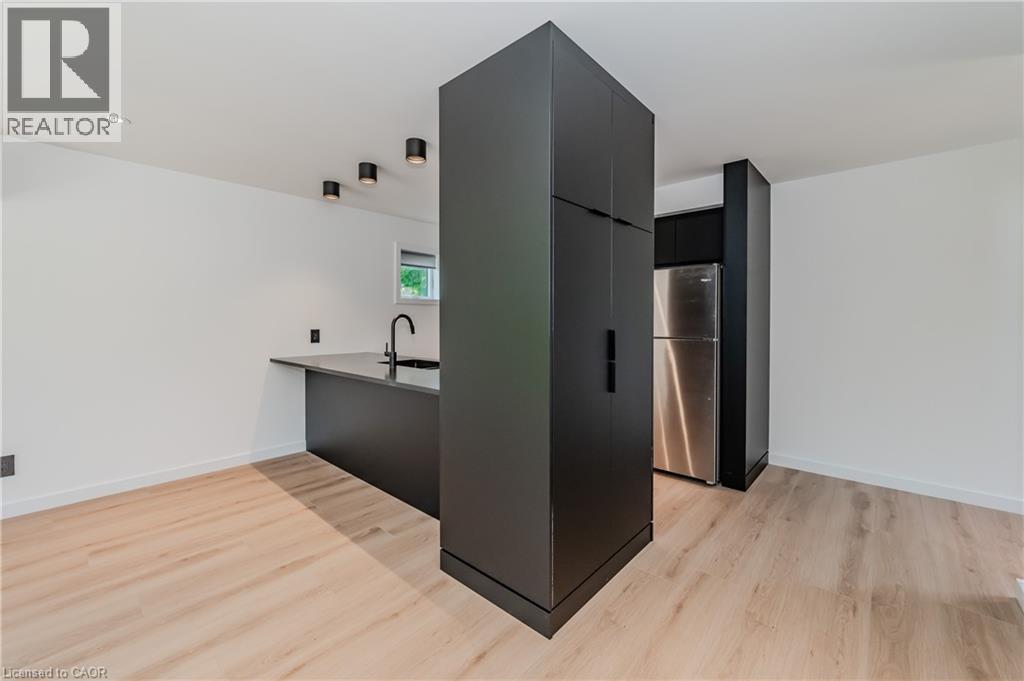 63 UNION Street Unit# 2, Waterloo, Ontario, N2J1B9 — Photo 13