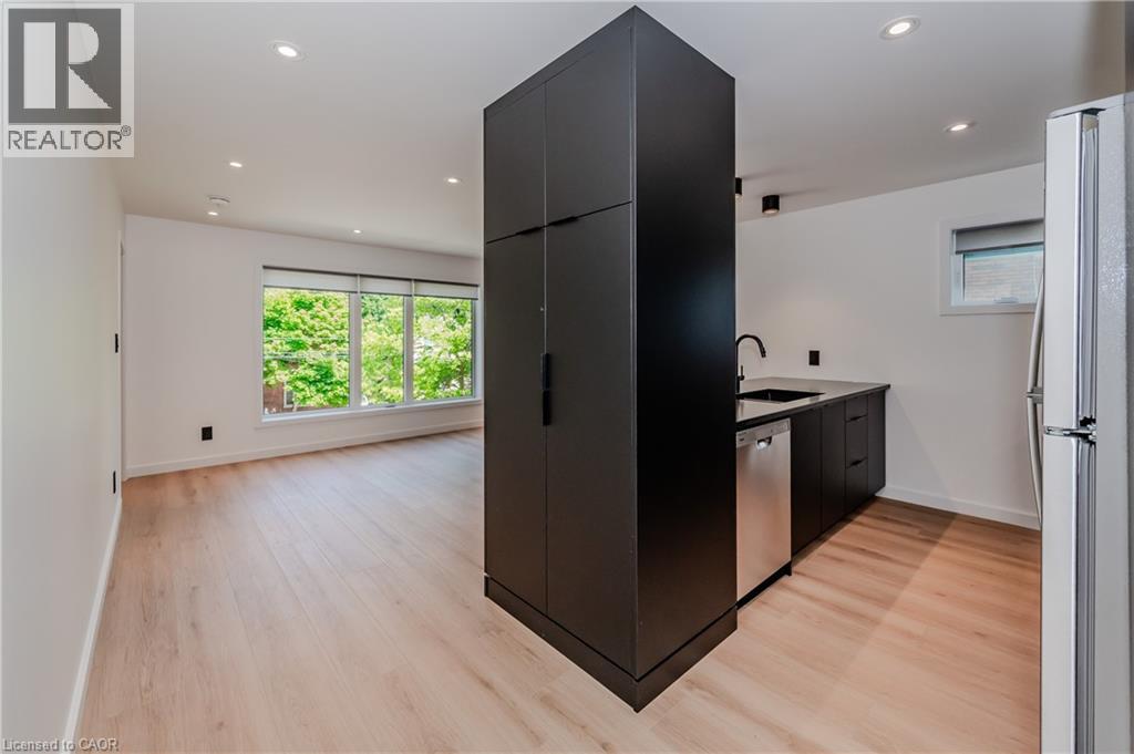 63 UNION Street Unit# 2, Waterloo, Ontario, N2J1B9 — Photo 16