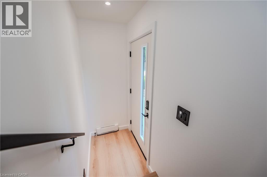 63 UNION Street Unit# 2, Waterloo, Ontario, N2J1B9 — Photo 5