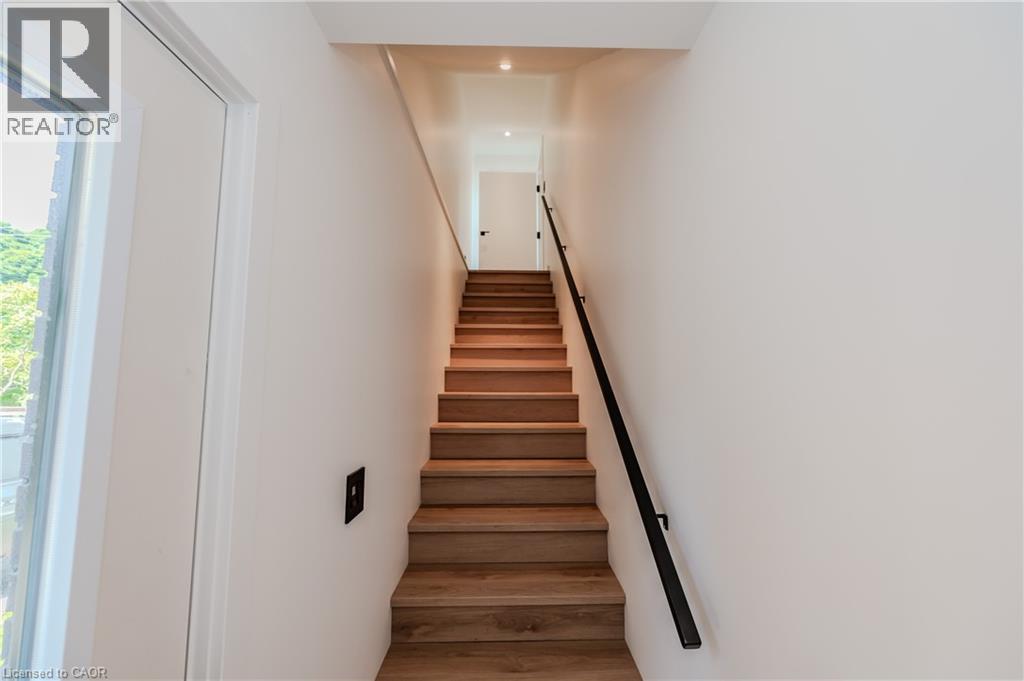 63 UNION Street Unit# 2, Waterloo, Ontario, N2J1B9 — Photo 6