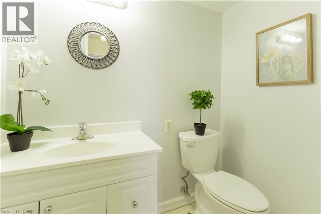 225 HARVARD Place Unit# 1408, Waterloo, Ontario, N2J4H4 — Photo 17