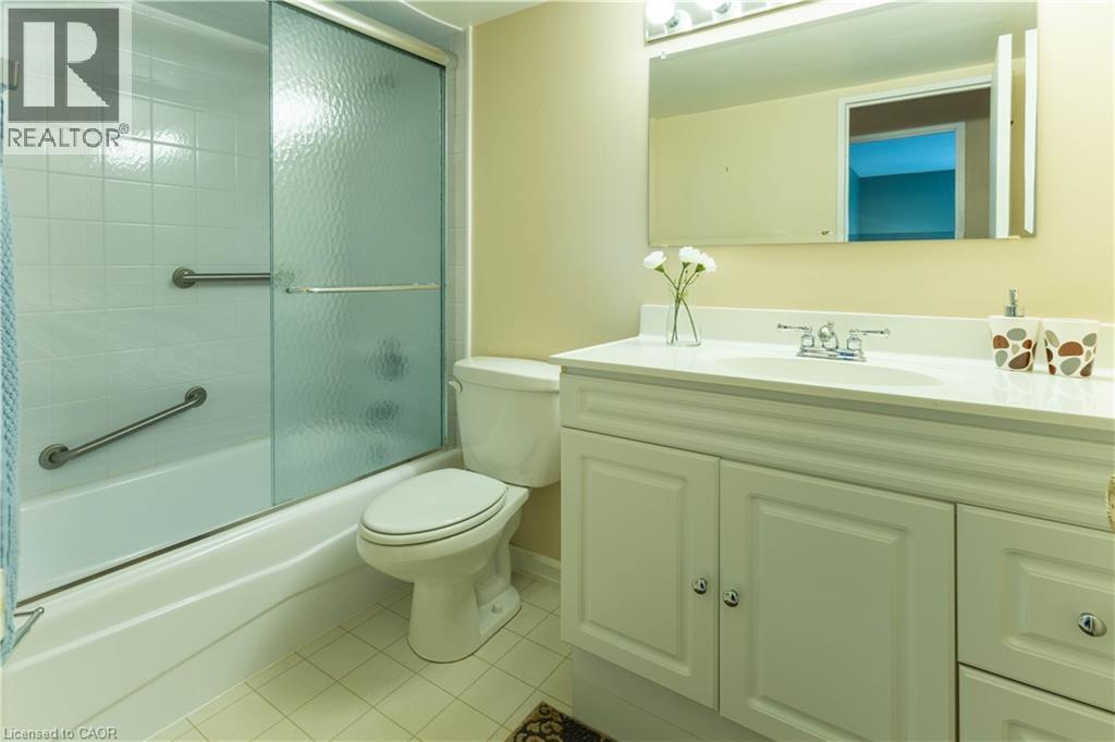 225 HARVARD Place Unit# 1408, Waterloo, Ontario, N2J4H4 — Photo 21