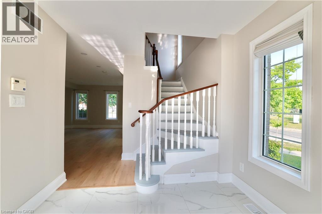 625 EASTBRIDGE Boulevard, Waterloo, Ontario, N2K4C3 — Photo 5