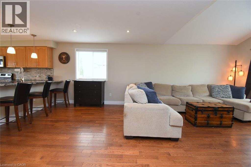 21 GLENGARY Crescent, Caledonia, Ontario, N3W2L7 — Photo 3