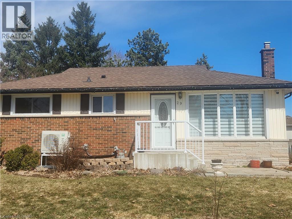 29 COLLIER Crescent, Hamilton, Ontario, L9C3S7 — Photo 2