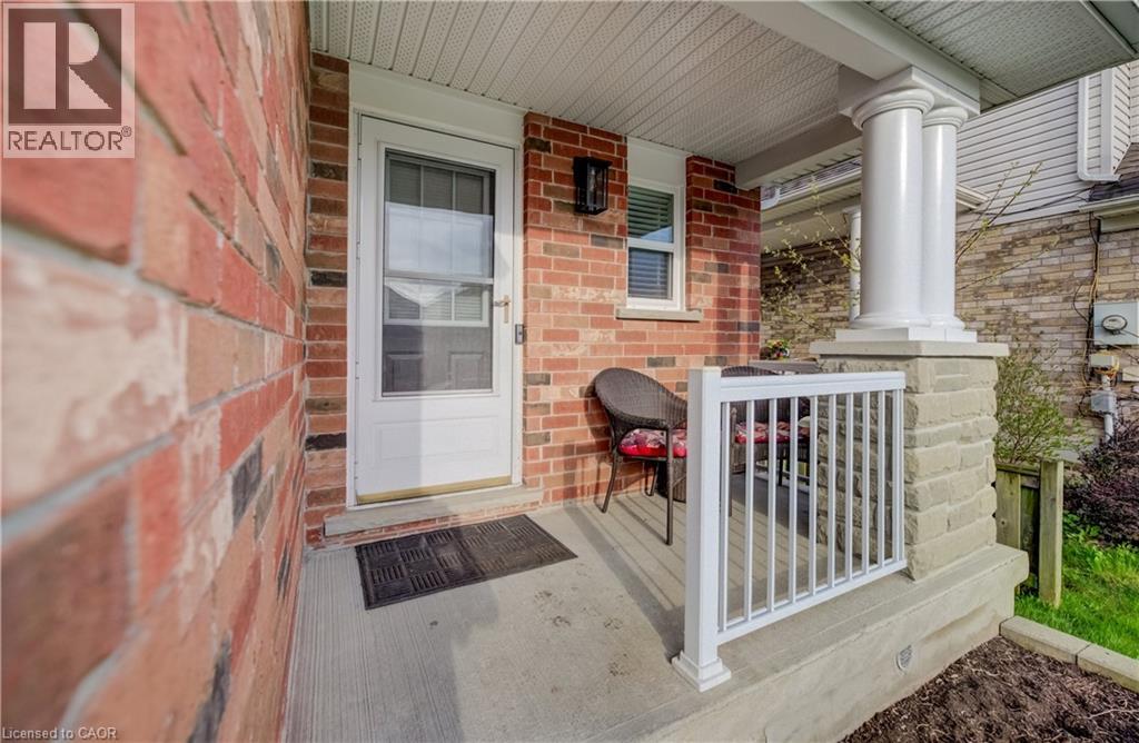 23 NORTHCLIFFE Crescent, Cambridge, Ontario, N3C4M6 — Photo 3